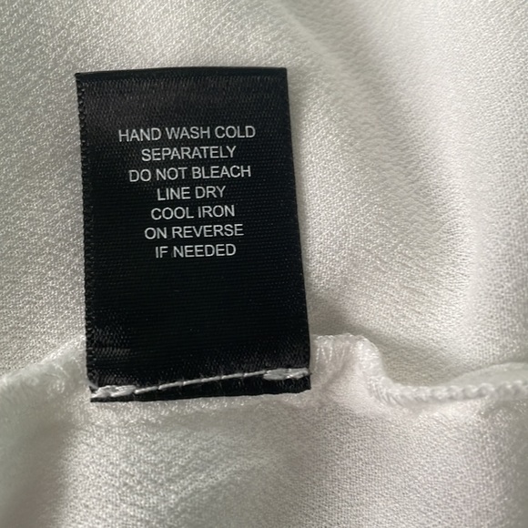 Coleen Lopez top EUC size 2X cream color w/ gold and white embroidery - Picture 10 of 11